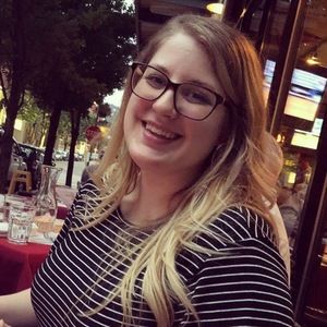 Meet your Posher, Roxanne
